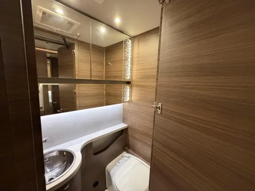 Tabbert Puccini 550 E Fu&szlig;bodenheizung / Rangierhilfe Foto: 11