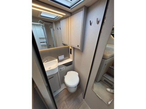 Hymer Tramp 685 &eacute;tat impeccable salon face &agrave; face photo : 14