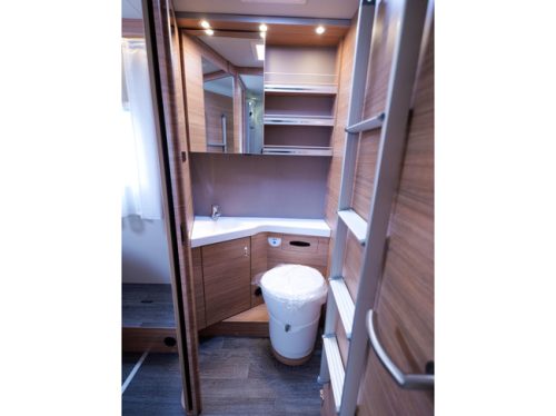 Weinsberg CaraSuite Spicy 700 DX AUTOMATIC FACE 2 FACE 2027 photo: 19