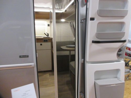Eriba Touring 310 Schmal, leicht, dennoch ger&auml;umig! Foto: 14