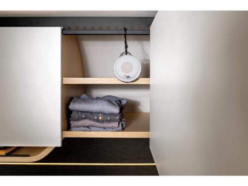 LMC Style 440 D model 2027, French bed photo: 10