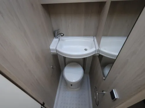 Caravelair Alba Family 466 Stapelbed &eacute;n vast bed  foto: 12