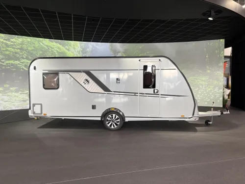 Knaus Sudwind Black Selection 500 PF Kopfk&uuml;che / franz&ouml;sisches Bett Foto: 2