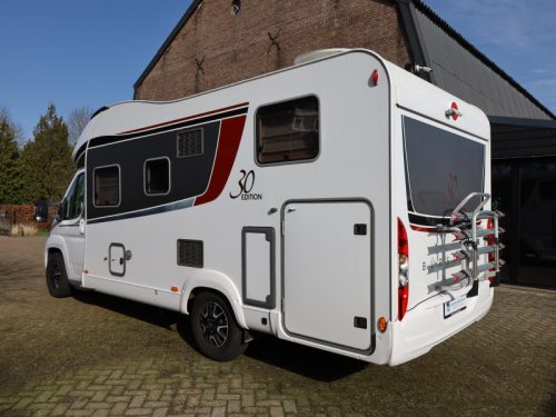 B&uuml;rstner Ixeo IT 710 G transverse bed + pop-top roof photo: 1