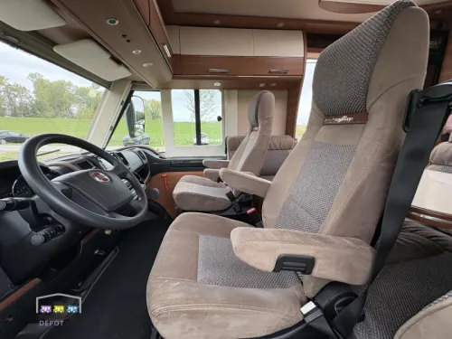 Carthago Chic C Line I 4.8 LE Length beds Automatic photo: 16