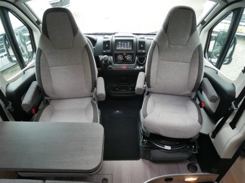 Knaus Boxstar 540, 5.40 Meter Kastenwagen, Anh&auml;ngerkupplung Foto: 5