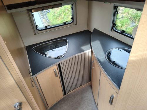 Kip Grey Line Special 44 EKL mit Duschraum Foto: 10