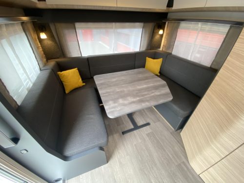 Hobby Maxia 585 UL Einzelbetten, Rundsitzgruppe  Foto: 11