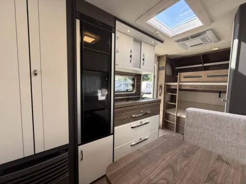 Hobby Excellent Edition 490 KMF Very complete caravan! photo: 5