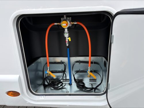 Rapido 866 F Optimum Line NO POP-TOP ROOF photo: 17