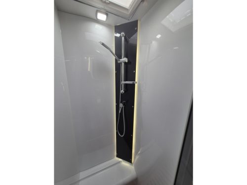 Chausson Titanium Ultimate 777 Arctic WITHOUT POP-TOP ROOF photo: 15