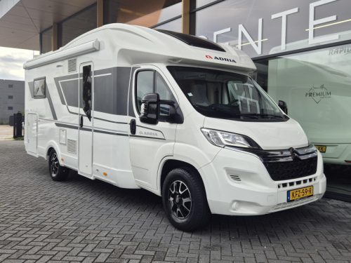Adria Matrix 640 DC Face to face 2021 photo : 7