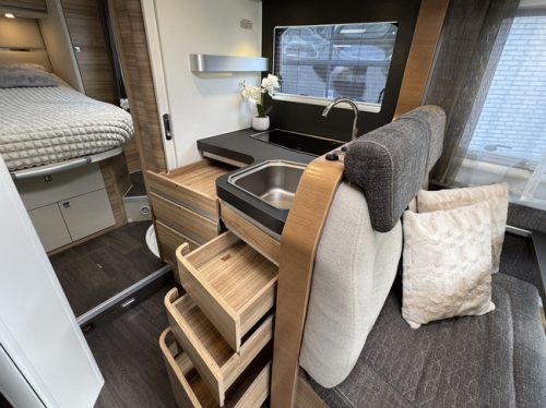 Adria SONIC I 600 SC 130 hp Euro6 Fiat Ducato NL-Camper **Queen bed/4 berths/Awning/Memo chassis carrier/Roof air conditioning/Bearlock/Very photo: 12