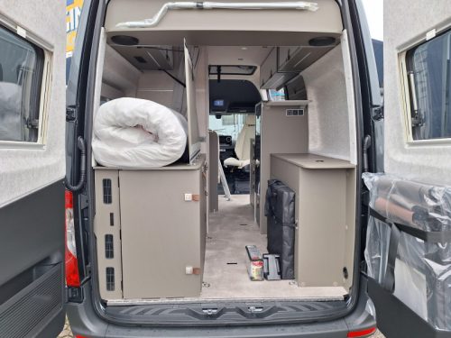 Hymer Grand Canyon S 600 4 PERSONS+POP-TOP ROOF-170HP photo: 10