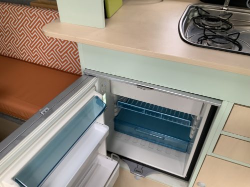 Peugot Boxer L2 H2 Buscamper: Euro 6 with lowerable table to 2 pers. length-bed, 154 cm width, 185 cm length, FSL Camper conversion 2021, km 66000, Swiveling bicycle carrier, Solar panel 180W, Year 2017 Camper centrum on the road photo: 6