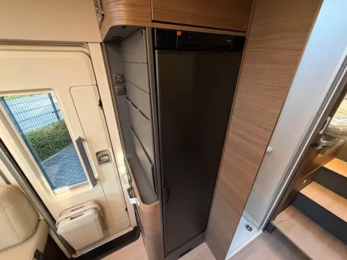 Adria Coral Supreme 670 DL AIRCO/180HP/AWNING photo: 9