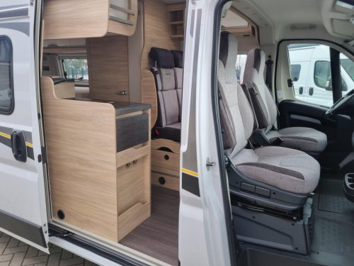 Knaus BoxStar Lifetime 600 ME Busbiker Camas individuales foto: 9