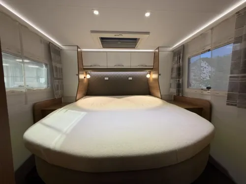 Adria Matrix 670 DC Queensbett / Hubdach | A69 Foto: 15