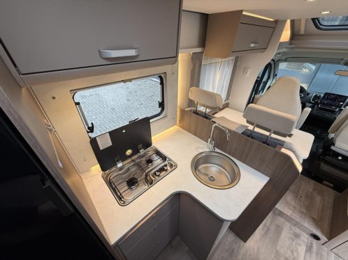 Carado T328 Pro+ Automatic pop-top roof 5 seats photo: 11