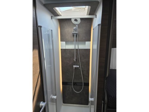 Adria Sonic Supreme 700 DL photo: 20