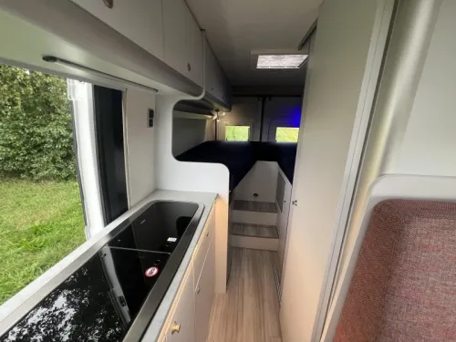 Peugeot Boxer 600 2018 Einzelne L&auml;ngsbetten Foto: 11