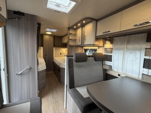 Hobby Optima Ontour T 70 E Lits Jumeaux Grande Salle de Bain Auvent photo : 8