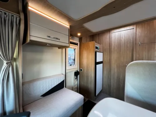 Rimor Seal 69 PLUS Queens bed. 5 seat belts photo: 8