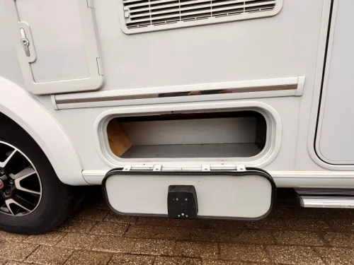 Knaus Sun Ti 700 LX Premium mit Queensbett Foto: 1