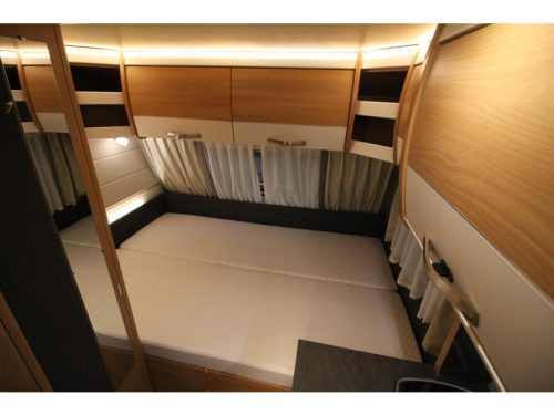 Knaus Sudwind Silver Selection 420 QD Rangierhilfe Thule 6300 Vorzelt Foto: 8