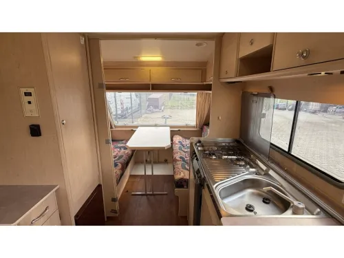 Beyerland Sprinter 430 TM 2x seating group fixed toilet photo: 10