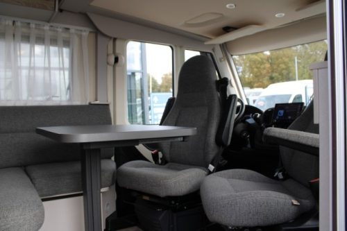 Int&eacute;gral l&eacute;ger jeune Hymer Exsis I 580 Pure 9G Tronic AUTOMATIQUE lits jumeaux (58 photo: 25