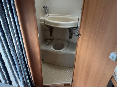 Caravelair Antares Luxe 390 Freeline | Fahrradtr&auml;ger | Dinette | Festbett | Heizung | K&uuml;hlschrank | Foto: 10