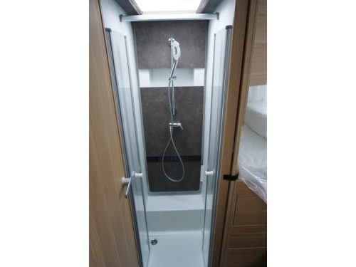Adria Coral Plus 670 DL Foto: 12