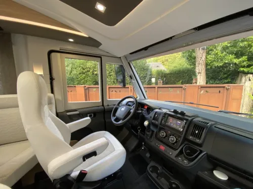 Adria Sonic Plus 700 DC Automatic | Roof air conditioning Level  photo: 22