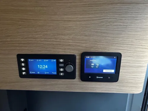 Adria Coral Axess 650 DL Zenec Audio, Solarmodul Foto: 17