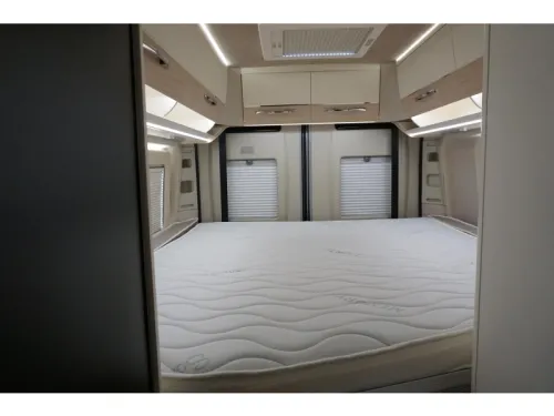 Eura Mobil Van 635 HB Techo elevable - cama elevable el&eacute;ctrica 1er prop. foto: 19