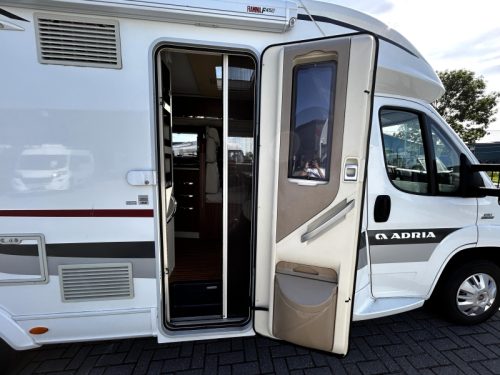 Adria Coral S 690 SC Queensbed/Euro5/2015/7.3m Foto: 5