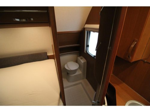 Knaus Sudwind Exclusive 500 FU Thule 6300, VT Isabella Foto: 17