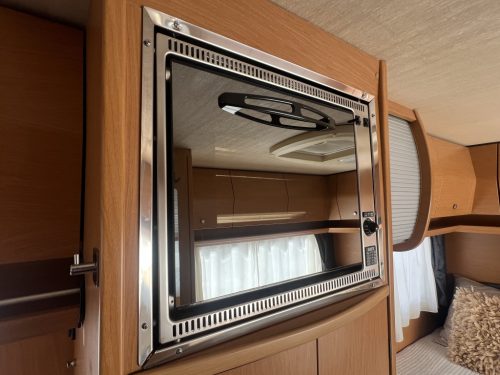 Laika Ecovip 715 SINGLE BEDS+POP-TOP ROOF MOTOR AIR CONDITIONING TOW HITCH photo: 8