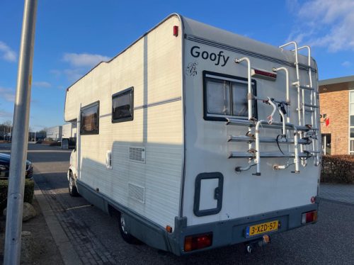 Fiat Ducato 14 2.5 Gran Volume | Goofy | NIEUWE APK | Trekhaak | 7 Persoons | Kachel | Koelkast | Alkoofbed | 2x Treinzit | Fietsenrek foto: 6
