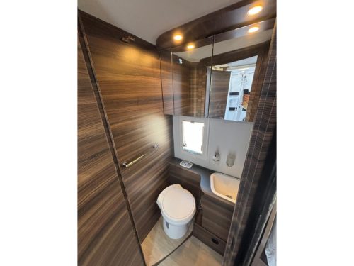 Laika Ecovip 4009 L automatic, E&P single bed  photo: 19