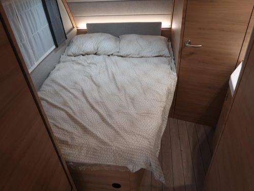 Knaus Sudwind Black Selection 500 FU ROUND SEATING FRENCH BED photo: 5