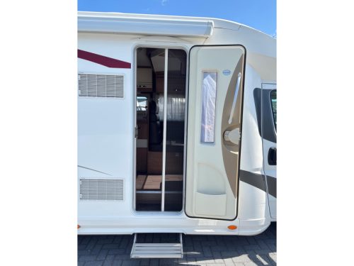 Eura Mobil Terrestra 720 Single beds/2015/Pop-top roof  photo: 20