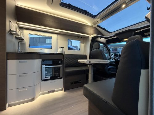 Adria Coral MB Supreme 670 DL Mercedes- L&auml;ngsbetten Foto: 8