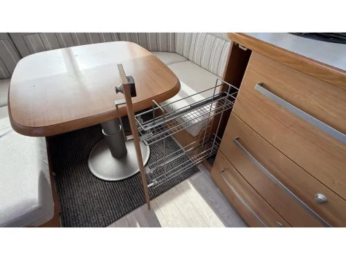 Fendt Saphir 465 SFB French bed dinette toilet photo: 5
