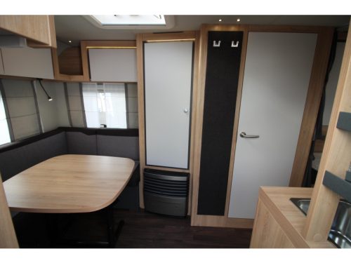Knaus Sport 500 EU Camas individuales y asientos redondos foto: 5