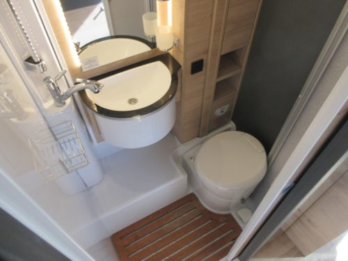 Dethleffs Globebus Go T45 Campact, Komplett und NAP Foto: 4