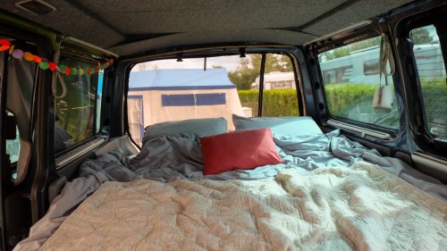 VOLKSWAGEN MULTIVAN photo: 19