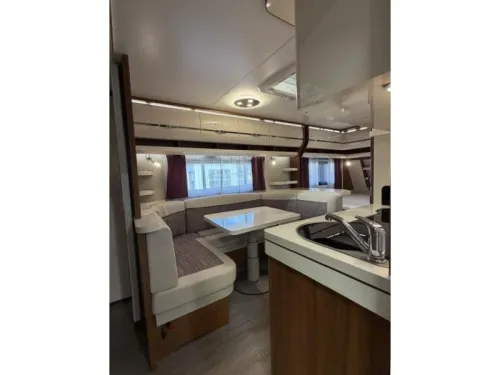 Hobby Excellent 560 KMFE Incl. Awning and Mover photo: 13