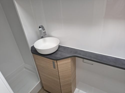 Hobby Optima De Luxe 70 F -Automaat-badkamer achter  foto: 18